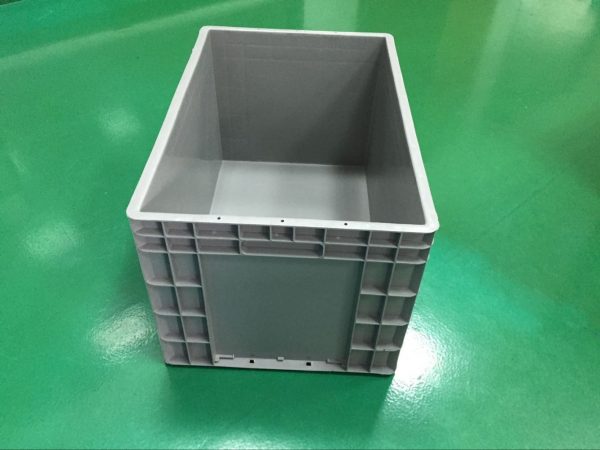 stackable plastic storage containers