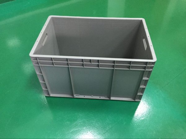 stackable plastic storage containers